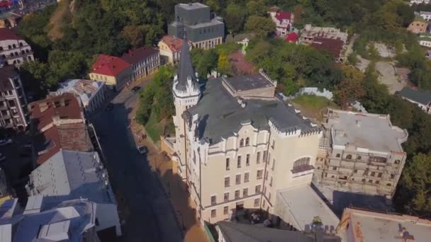 Die Innenstadt von Kyiw, Ukraine aus der Sicht der Drohnen — Stockvideo