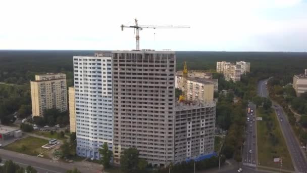 Byggande i utkanten av Kiev — Stockvideo