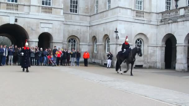 Storbritannien. Britiske kongelige hestevagter – Stock-video