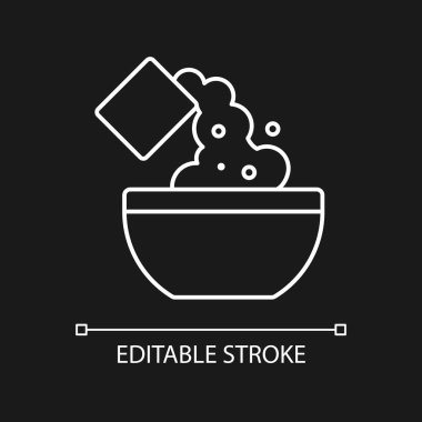Koyu tema için yemek malzemesi beyaz doğrusal simgesi ekle. Karışıma un dök. Kılavuz basamak. İnce çizgi özelleştirilebilir illüstrasyon. Gece modu için izole vektör kontur sembolü. Düzenlenebilir vuruş