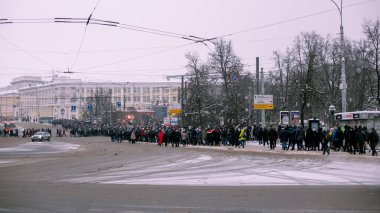 Nizhniy Novgorod, Rusya - 23 Ocak 2021: Putin ve arkadaşlarına karşı protesto, Alexei Navalny 'yi savunmak için miting.