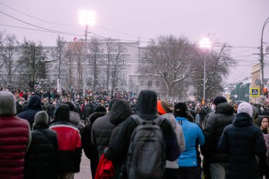 Nizhniy Novgorod, Rusya - 23 Ocak 2021: Putin ve arkadaşlarına karşı protesto, Alexei Navalny 'yi savunmak için miting.