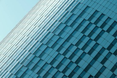 İş geçmişi ve konsept olarak gelecekteki ofis binası. Düzenleyicinin metni için hiç insan ve boş kopya alanı yok. Çapraz çekim.