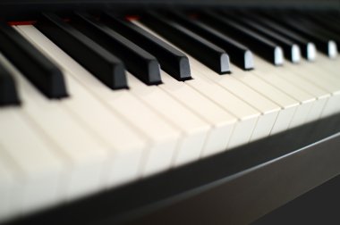 Piyano klavyesi yakın plan