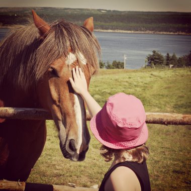 genç kız sevişme at tatlı instagram