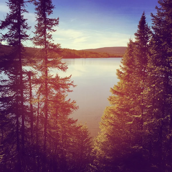 Ohromující instagram jezera klidný večer — Stock fotografie