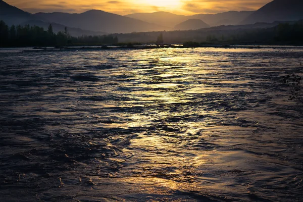 Reflejos Del Sol Las Aguas Ondulantes Del Río Piave Atardecer — Foto de Stock