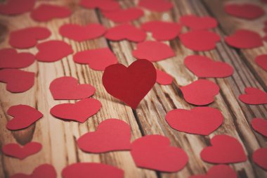 pek çok kırmızı Kalpler