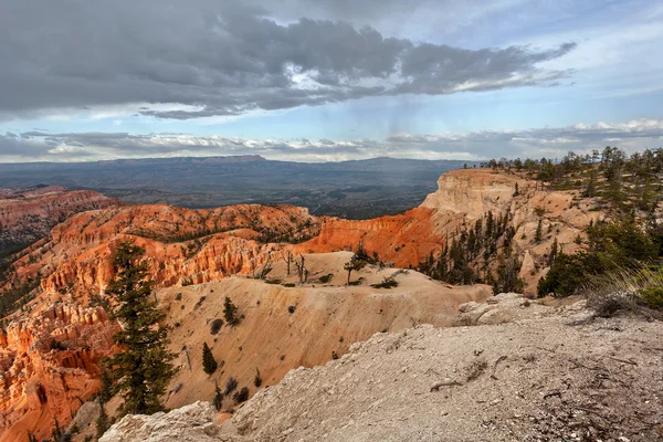 Tempestade de neve ao pôr do sol, Bryce Canyon National Park, EUA — Fotografia de Stock