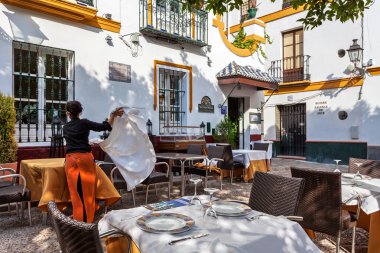 Tipik restoran Santa Cruz çeyrek, Sevilla, Endülüs, İspanya