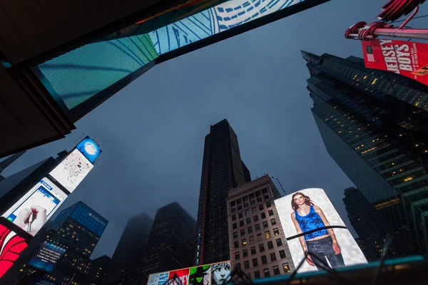 Ουρανοξύστες και αντανακλάσεις, Νέα Υόρκη Times Square Midtown Μανχάταν — Φωτογραφία Αρχείου