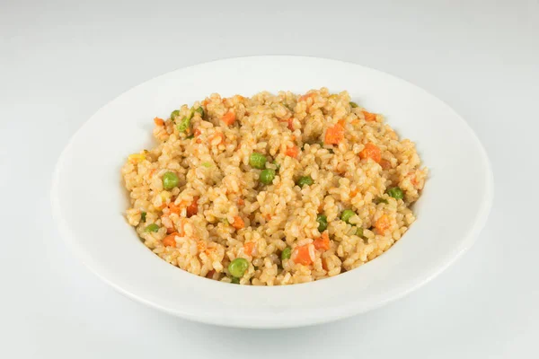 Přírodní Rýže Zeleninou Rizoto Talíři Bílé Pozadí Royalty Free Stock Obrázky