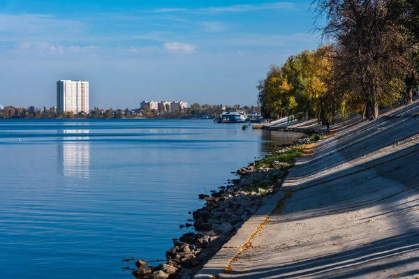 Orosz Tartományi Város Engels Töltése Volga Folyó Őszi Városi Táj — Stock Fotó