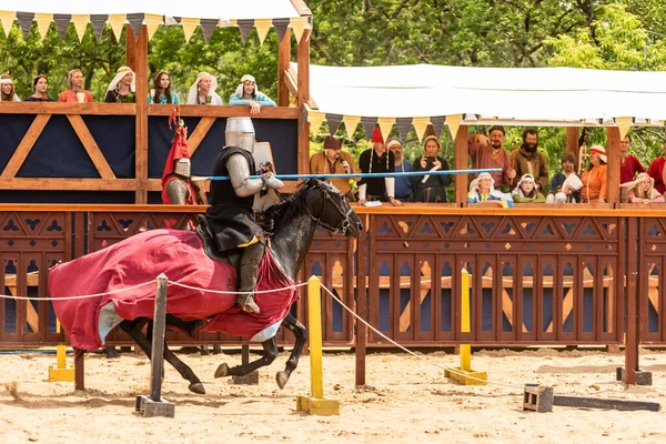Moscou Rússia Junho 2019 Cavaleiro Equestre Participa Torneio Cavalaria Cavaleiro — Fotografia de Stock