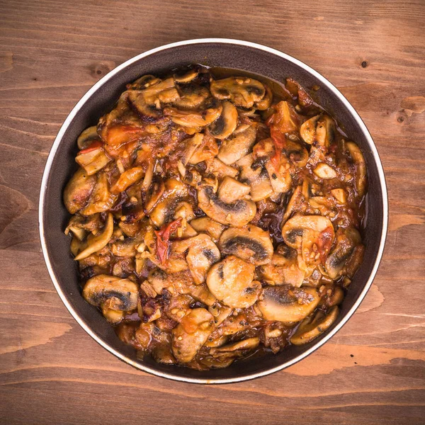 Mushroom Stew Plate Fried Mushrooms Champignons Onions Tomatoes Plate Wooden — 스톡 사진