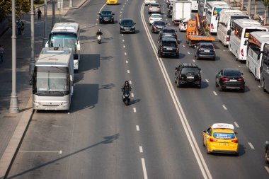Moskova, Rusya, 6 Eylül 2019 - Moskova caddesinin ulaşımlı üst manzarası