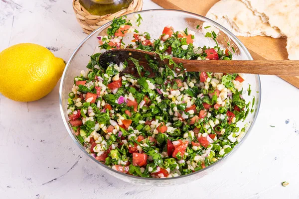 Kochen Orientalischen Sommer Arabischen Vegetarischen Bulgur Salat Tabouleh Bulgur Gehackte — Stockfoto