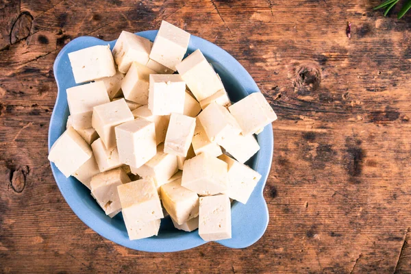 Queijo Tofu Cubos Uma Pequena Xícara Mesa Vista Superior Espaço — Fotografia de Stock