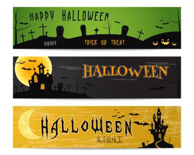 Üç Cadılar Bayramı manzara afiş. Yeşil, siyah ve turuncu tasarımlar. Web, baskı, davet, el ilanı kartı, Cadılar Bayramı afiş vb olarak kullanılabilir. Kutlama tatil için ürkütücü tasarım. Vektör çizim