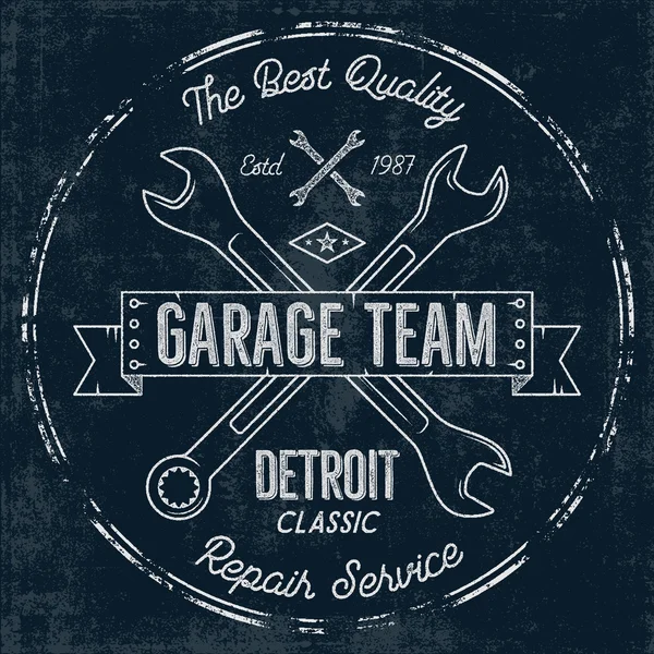Garage service vintage tee design graphics, Detroit classic, repair service typography print. T-shirt stamp, teeshirt graphic, premium retro artwork. Use as emblem, logo on web projects. Vector — Stok Vektör