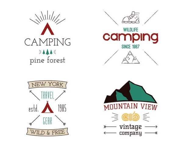 Logotipos Camping Montaña Establecidos Placas Viaje Dibujadas Mano Emblemas Vida — Vector de stock