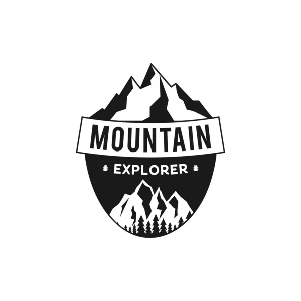 Distintivo Mountain Explorer Emblema Avventura Campeggio Stile Retrò Silhouette Caratterizzato — Vettoriale Stock