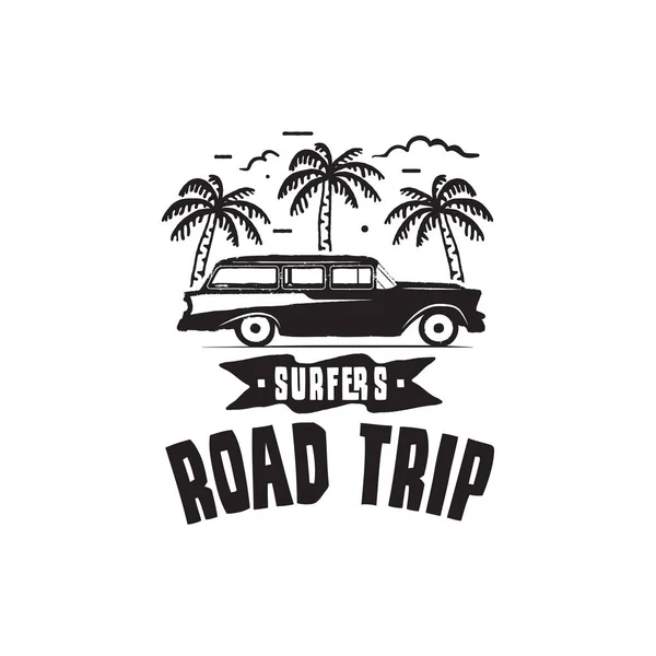 Vintage surf logó nyomtatás design póló és egyéb célokra. Surfers Road Trip tipográfia idézet kalligráfia és van autó ikon. Szokatlan kézzel rajzolt szörf grafikus tapasz embléma. Készletvektor — Stock Vector