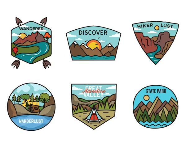 Camping Dobrodružství Odznaky Loga Set Vintage Cestovní Emblémy Ručně Kreslené — Stockový vektor