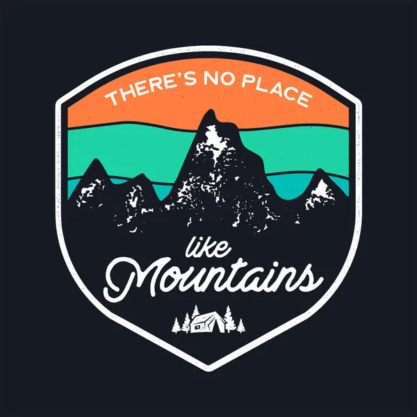 Grafika Mountain Explorer Dla Shirt Odciski Palców Ręcznie Narysowany Emblemat — Wektor stockowy