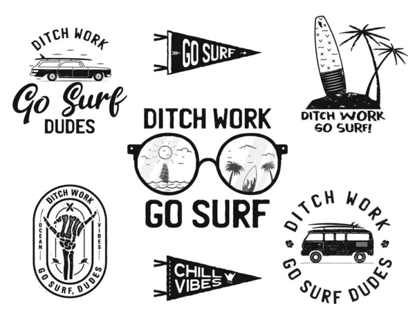 Vintage Zomerlogo Surfbadges Set Handgetekende Etiketten Ontwerpen Reizen Expeditie Zwerflust — Stockvector