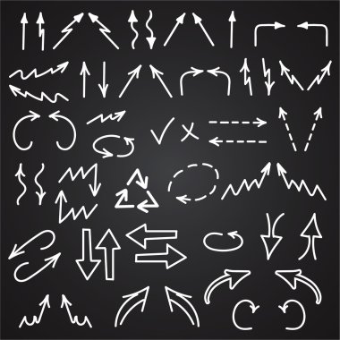 Elle çizilmiş okları Icons set yazı tahtası arka plan üzerinde izole. İş çizelgeleri, grafikler, infographics.