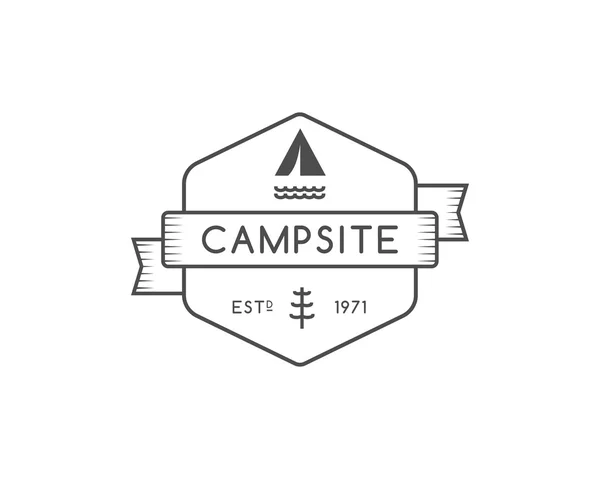 Vintage badge forêt de camping, logo en plein air, l'emblème et l'étiquette concept web, print. Retro design élégant monochrome. Tente, rivière, arbre et texte. Facile à changer de couleur. Vecteur — Image vectorielle