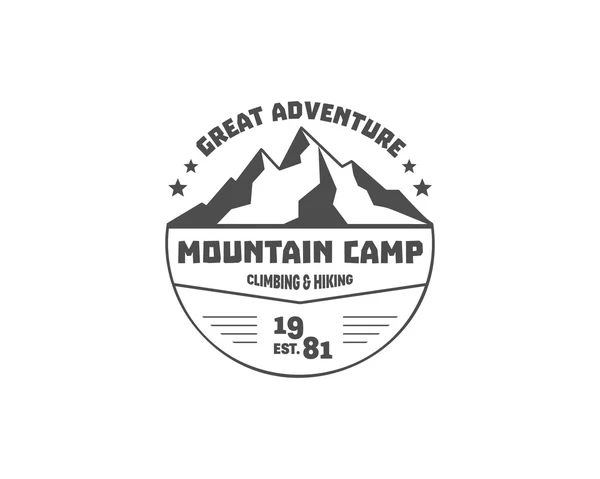 Vintage mountain trekking, climbing hiking camping badge, outdoor logo, emblem and label concept for web, print. Retro stylish round monochrome design. Easy to change color. Vector — Stock vektor