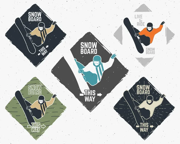 Ensemble de planche à neige autocollants explorateur de montagne Vintage labels aventure logo Outdoor main design Voyage dessiné et hippie insignes. Snowboard icône symbole de conception badges Sports extrêmes Aquarelle. Vecteur — Image vectorielle