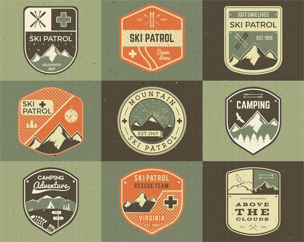 Set of Retro style Ski Club, Patrol Labels. Classic Mountain elements. Winter or summer camping explorer badges. Outdoor adventure logo design. Travel hipster insignia. Mountains icon symbol. Vector — 스톡 벡터