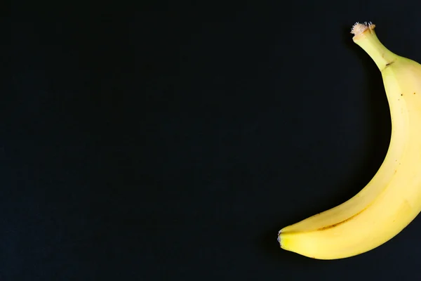 Banaan op zwarte achtergrond — Stockfoto