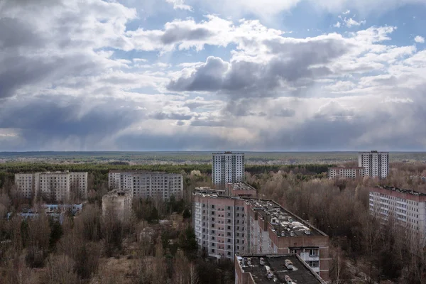 UKRAINE. Chernobyl Exclusion Zone. - 2016.03.19. Buildings in the abandoned city of Pripyat — Stock Photo, Image