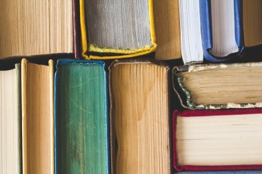 Eski kitap, üstten görünüm kullanılan yığını