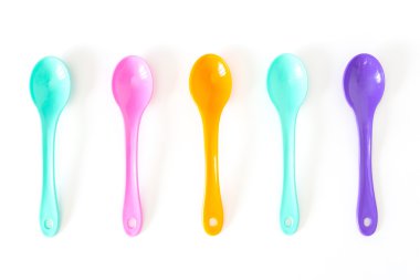 Çilek izole parlak uçan daire Beyaz