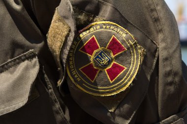 Chevron Ukrayna Ulusal Muhafız asker kol üzerinde