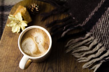 Tatlı ile kahve fincan