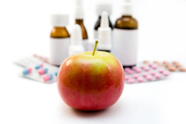 Mediciner och apple — Stockfoto