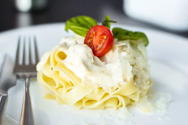 Fettuccine sarımsak ve mantar ile