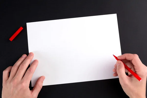 The mans hand, ready to draw a picture — Stock Photo, Image