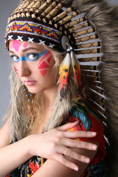 Portrait of a girl in the image of the native american — Stock Photo, Image