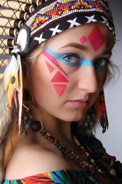 Portrait of a girl in the image of the native american — Stock Photo, Image