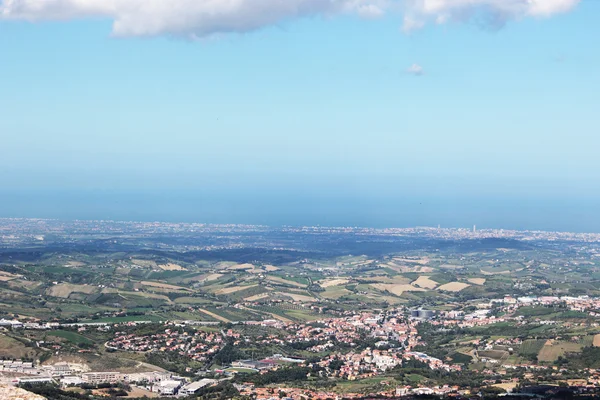 Schöner panoramablick auf landschaften von san marino — Stockfoto