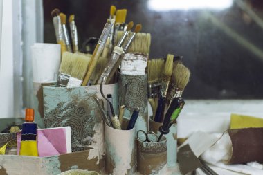 Sanatçı çalışma köşesi 