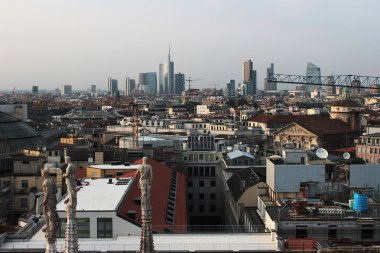 Milano kenti yükseklikten panoramik manzaralı