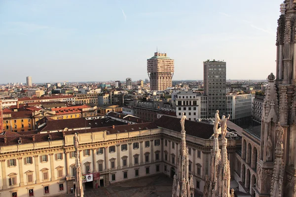 Vista panorâmica da cidade de Milão a partir da altura — Fotografia de Stock